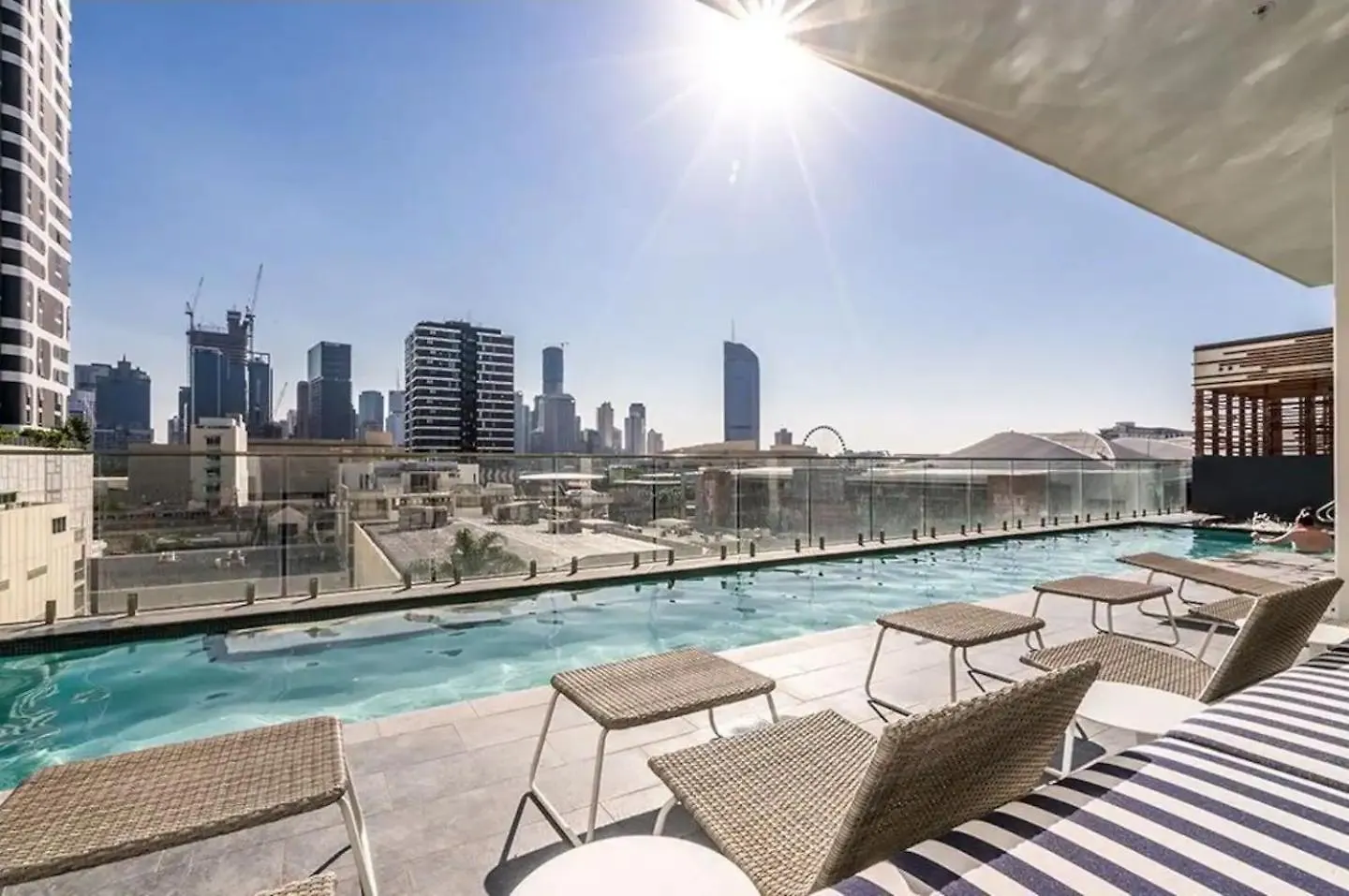 Central South Bank Apt With City Views, Study & Park Brisbane 0*,