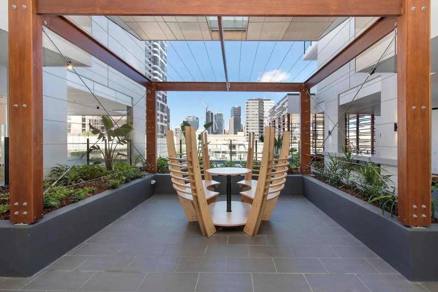Central South Bank Apt With City Views, Study & Park Brisbane Apartment